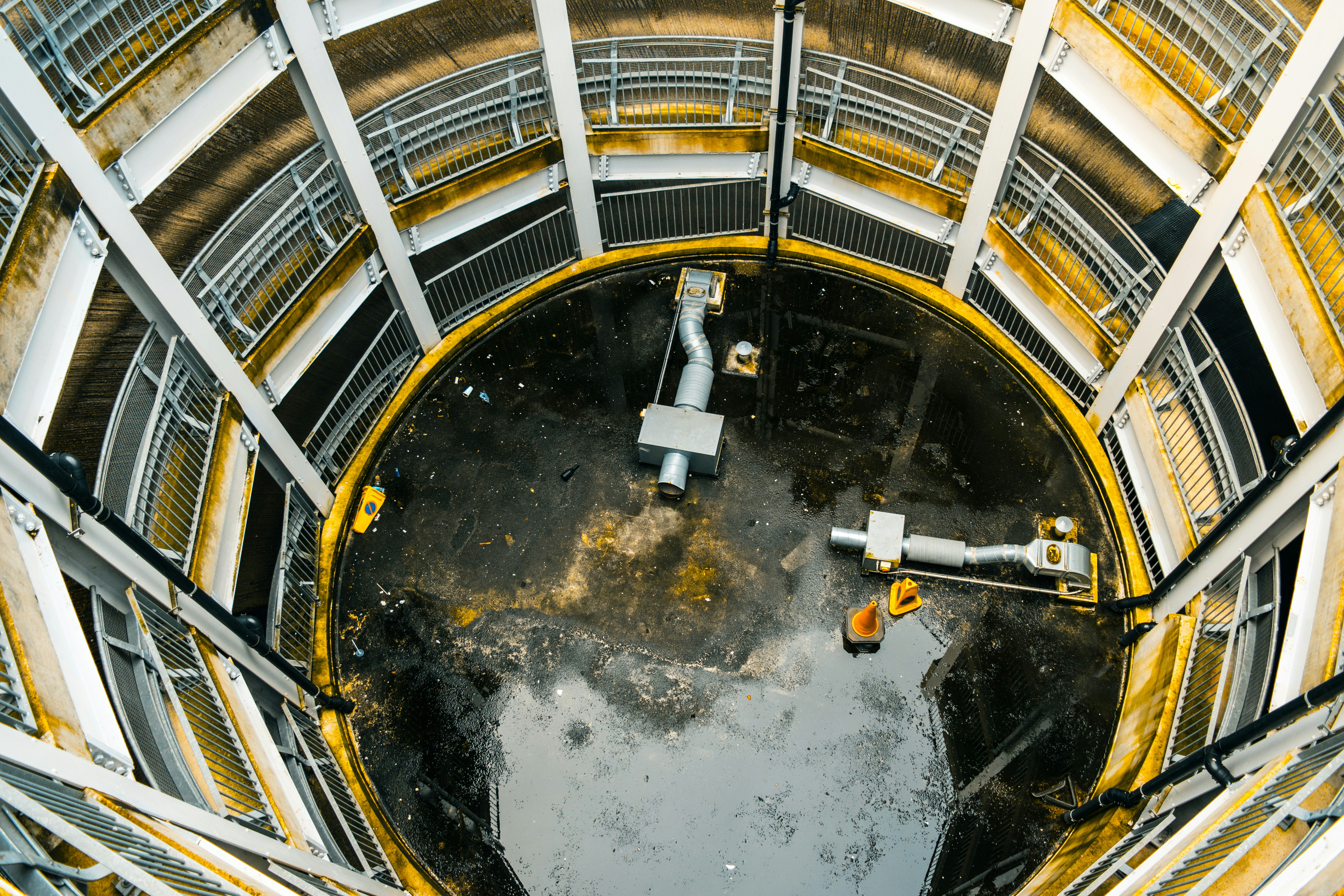 Commercial space deep cleaning